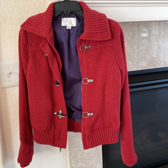 Beautiful red jacket!S Interchangeable closure (zipper or metal beautiful snaps) - Picture 4 of 14